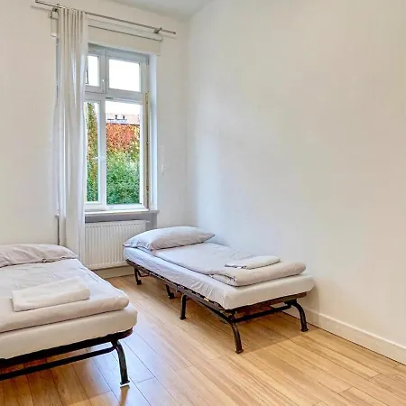 Apartment Ostrowek 12 *